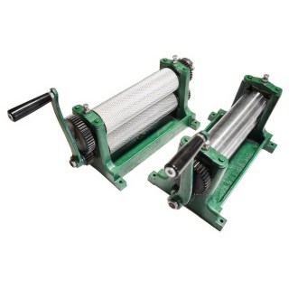 Pressmaschine auf Mittelwände